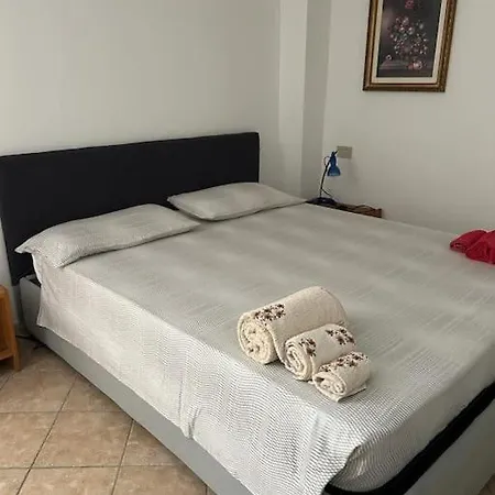 Дом отдыха 200mt Dal Mare, Posto Auto E Giardino Лайгуэлья