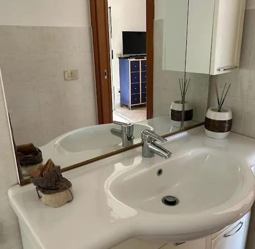 Ferienhaus 200mt Dal Mare, Posto Auto E Giardino