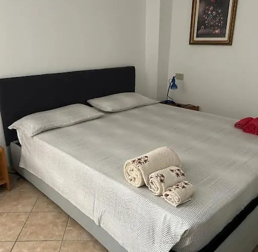 Ferienhaus 200mt Dal Mare, Posto Auto E Giardino Laigueglia