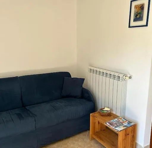 200mt Dal Mare, Posto Auto E Giardino *