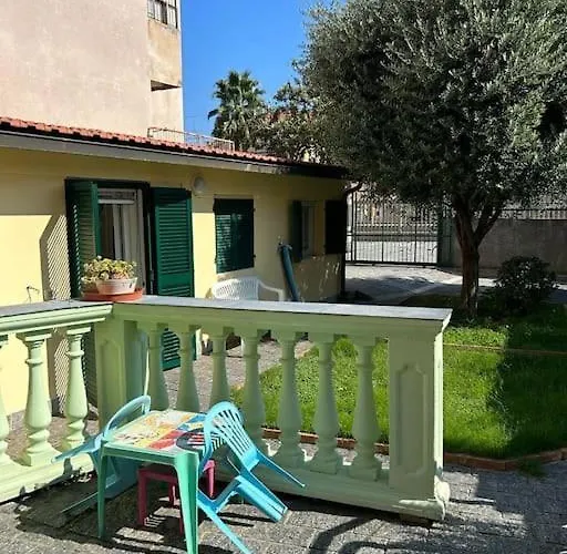 Ferienhaus 200mt Dal Mare, Posto Auto E Giardino