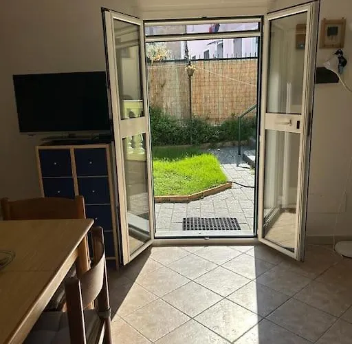 200mt Dal Mare, Posto Auto E Giardino 펜션 라이구에글리아