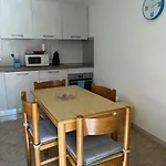 200mt Dal Mare, Posto Auto E Giardino *