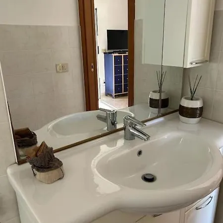 Holiday home 200mt Dal Mare, Posto Auto E Giardino