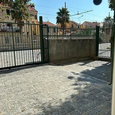 Feriehus 200mt Dal Mare, Posto Auto E Giardino