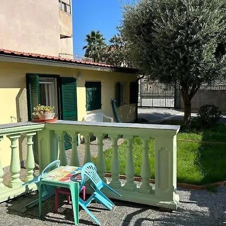 Feriehus 200mt Dal Mare, Posto Auto E Giardino